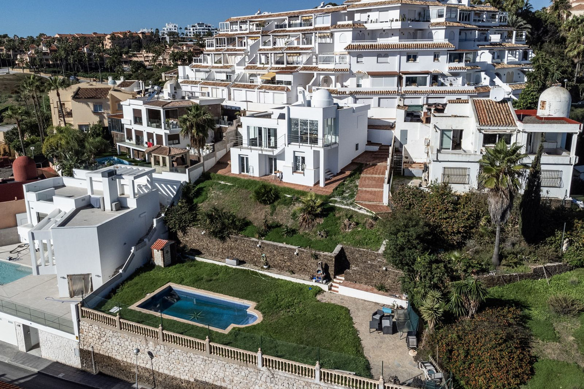 3 Bed Townhouse for sale in El Faro Costa Del Sol, Málaga, Spain