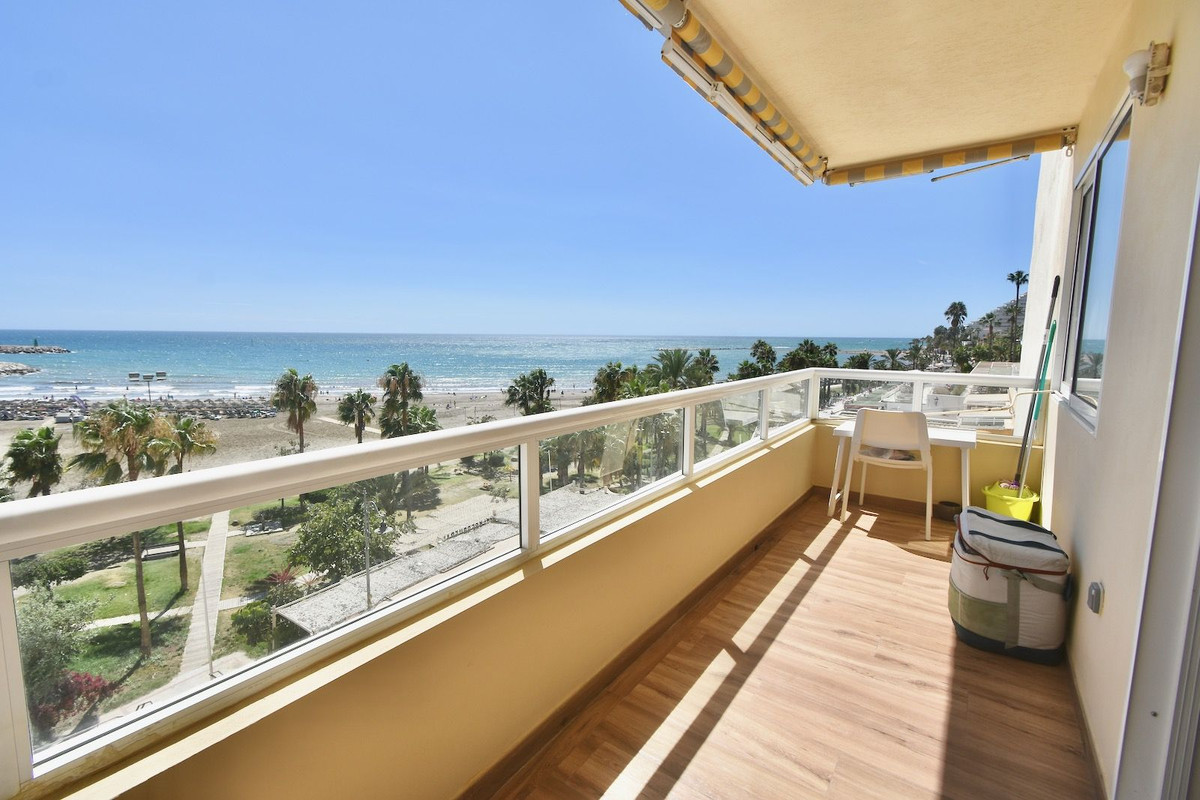 2 Bed Apartment for sale in Benalmadena Costa Del Sol, Málaga, Spain