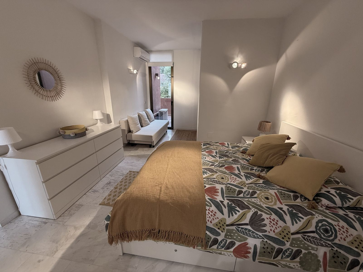 Se vende Apartamento Planta Media de 2 dormitorios en Costa Del Sol, Málaga, España