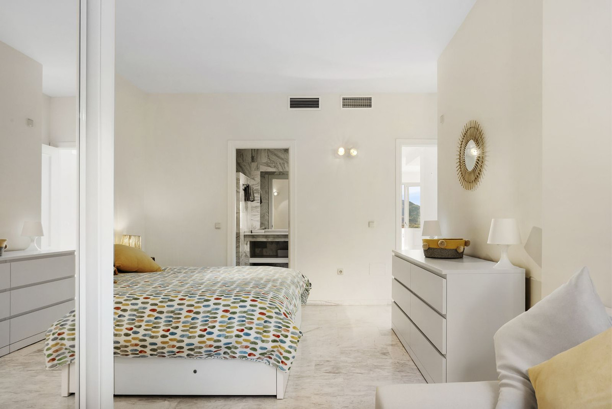 Se vende Apartamento Planta Media de 2 dormitorios en Costa Del Sol, Málaga, España