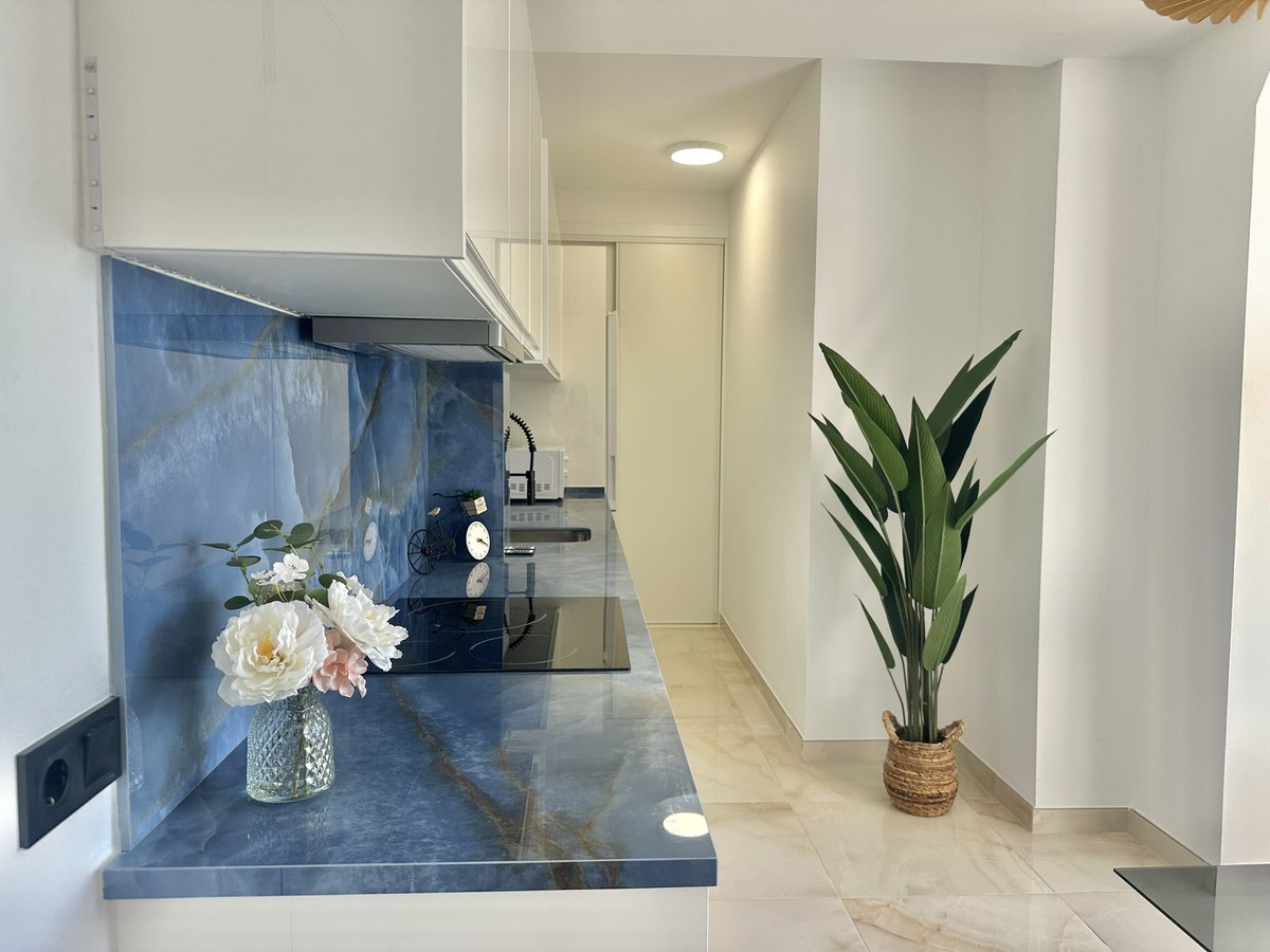 Se vende Apartamento Planta Media de 2 dormitorios en Costa Del Sol, Málaga, España