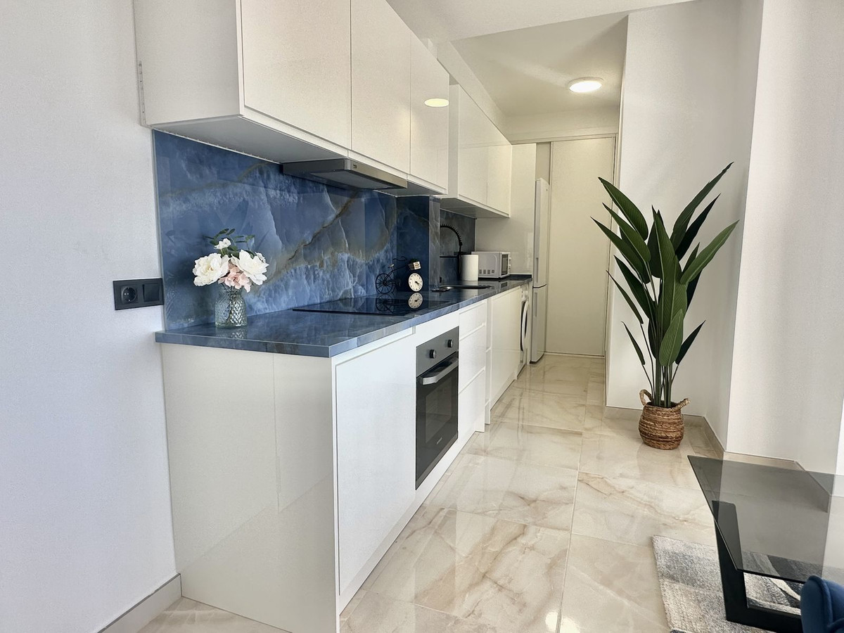 Se vende Apartamento Planta Media de 2 dormitorios en Costa Del Sol, Málaga, España