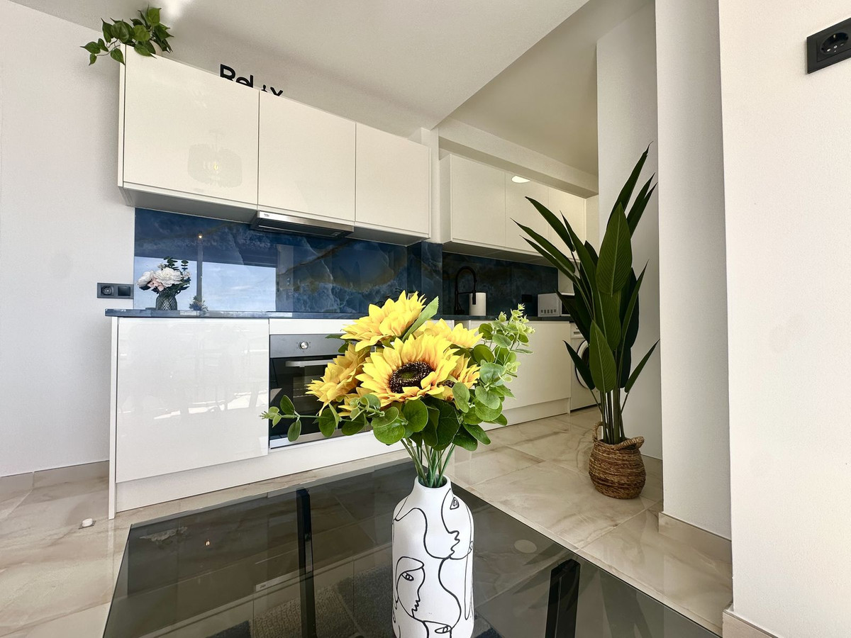 Se vende Apartamento Planta Media de 2 dormitorios en Costa Del Sol, Málaga, España