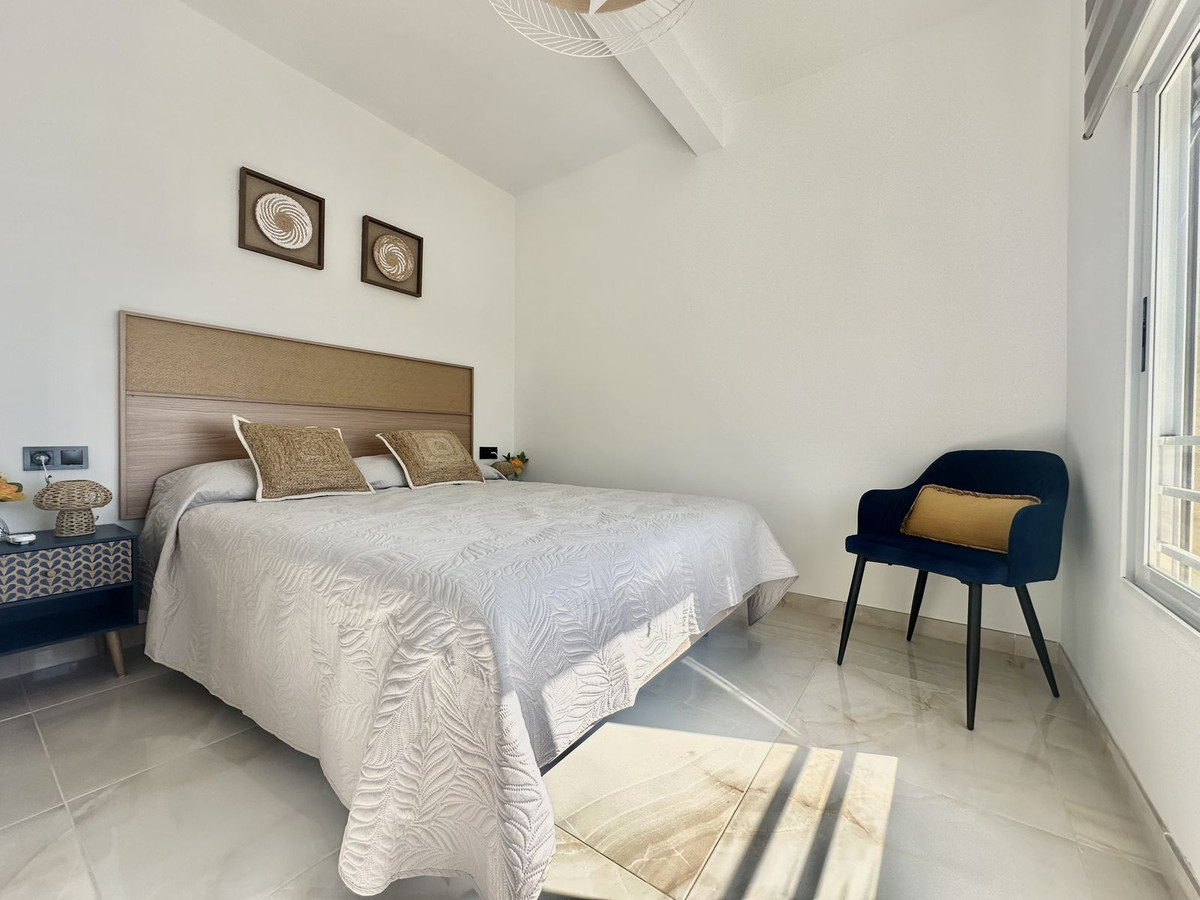 Se vende Apartamento Planta Media de 2 dormitorios en Costa Del Sol, Málaga, España