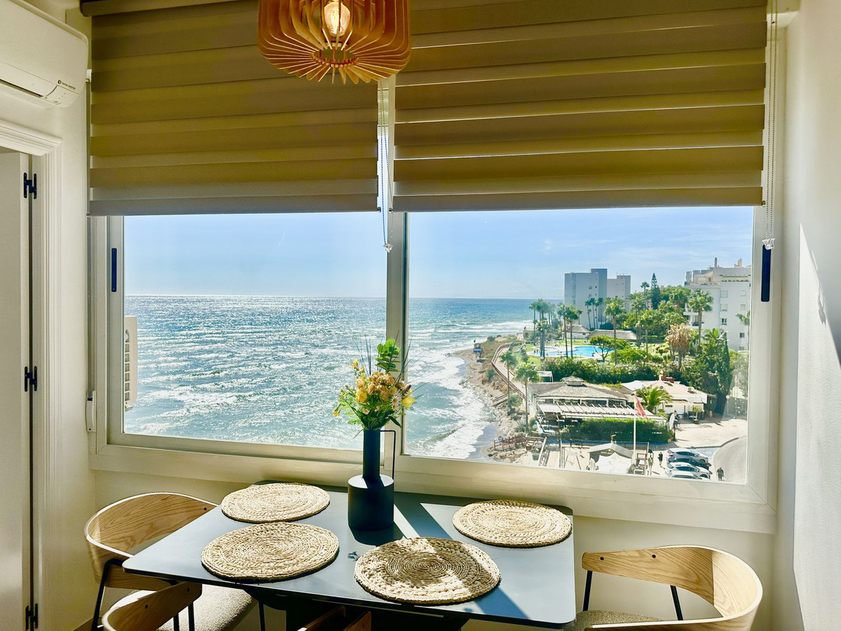 Se vende Apartamento Planta Media de 2 dormitorios en Costa Del Sol, Málaga, España