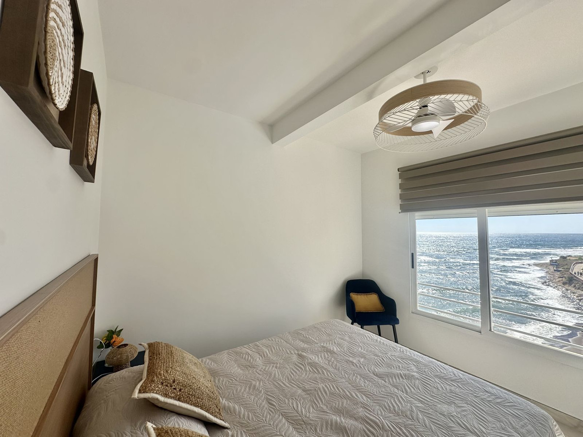 Se vende Apartamento Planta Media de 2 dormitorios en Costa Del Sol, Málaga, España