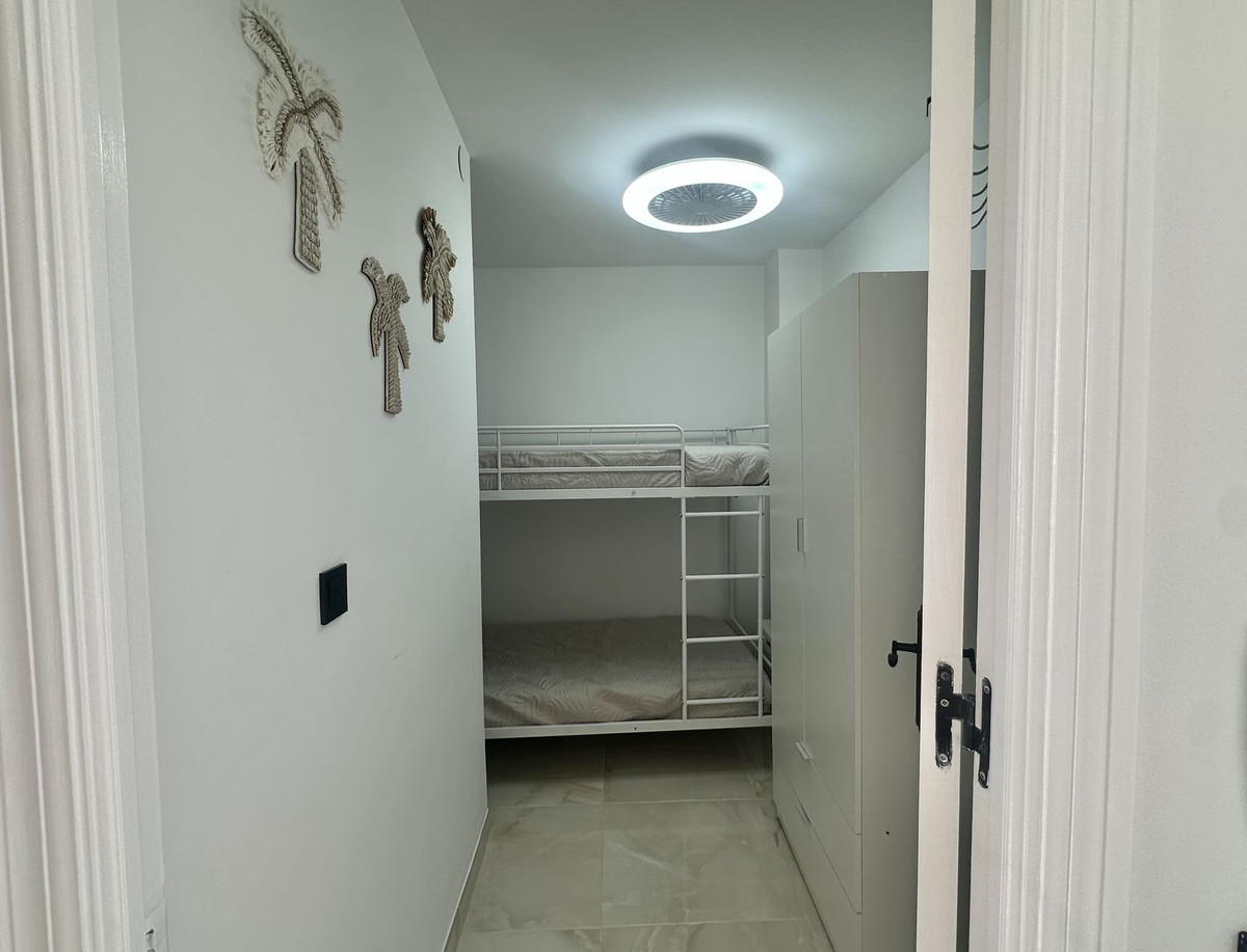 Se vende Apartamento Planta Media de 2 dormitorios en Costa Del Sol, Málaga, España