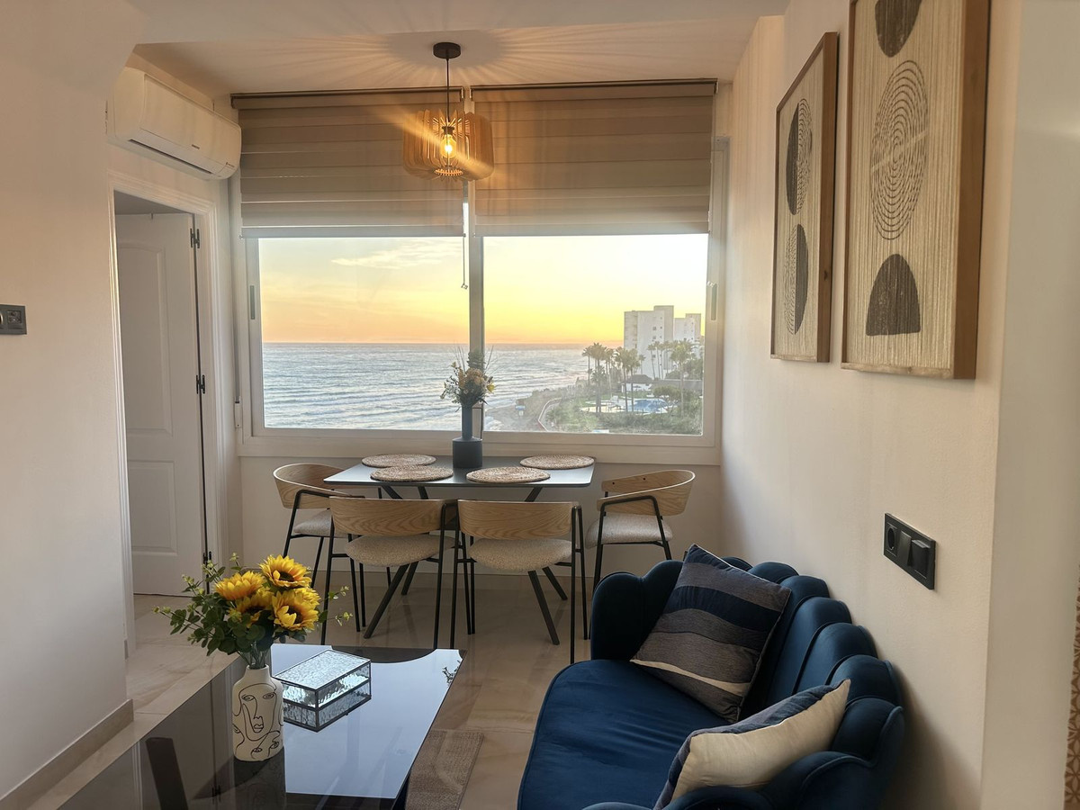 Se vende Apartamento Planta Media de 2 dormitorios en Costa Del Sol, Málaga, España