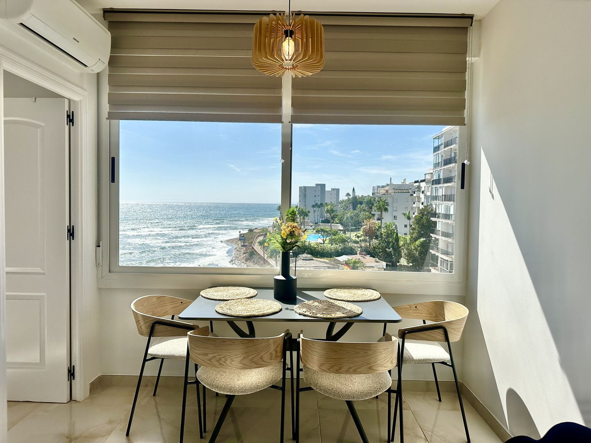 Se vende Apartamento Planta Media de 2 dormitorios en Costa Del Sol, Málaga, España