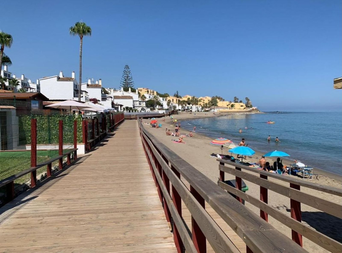 Se vende Apartamento Planta Media de 2 dormitorios en Costa Del Sol, Málaga, España