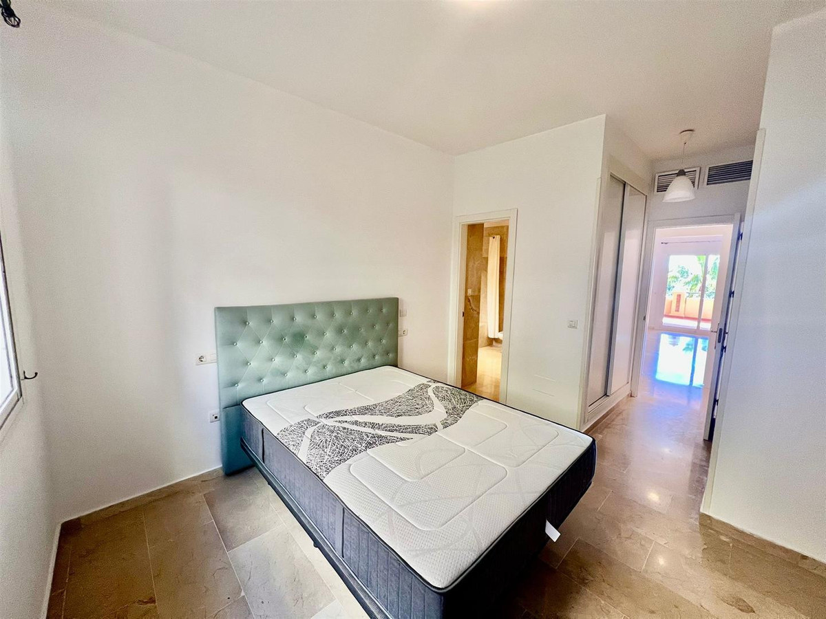 Se vende Apartamento Planta Media de 2 dormitorios en Costa Del Sol, Málaga, España