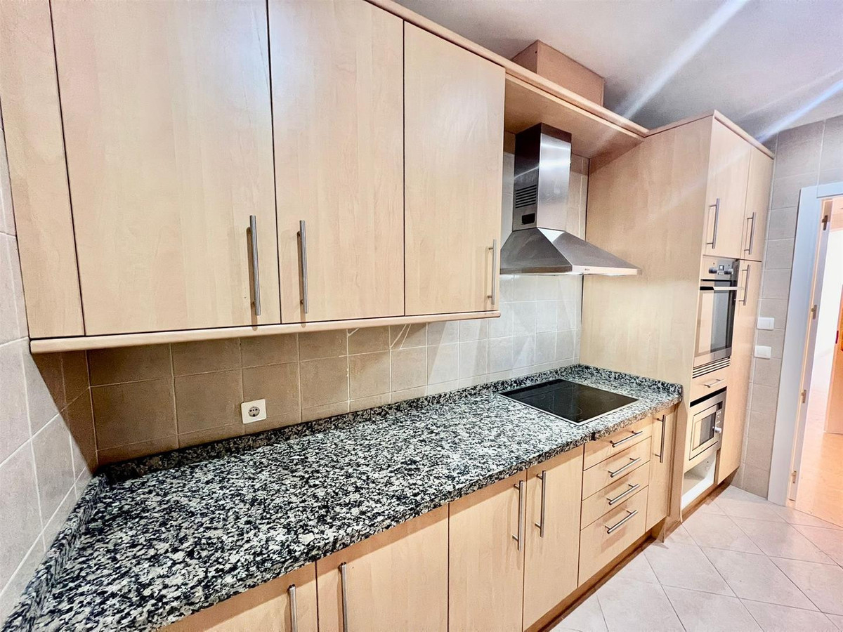 Se vende Apartamento Planta Media de 2 dormitorios en Costa Del Sol, Málaga, España