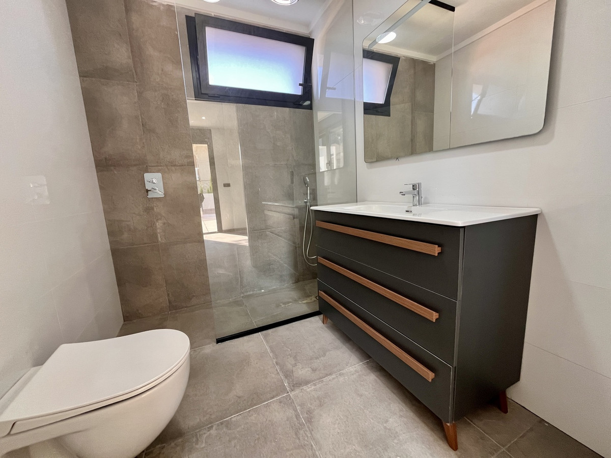 4 Bed Townhouse for sale in Torrevieja Costa Blanca, Alicante, Spain