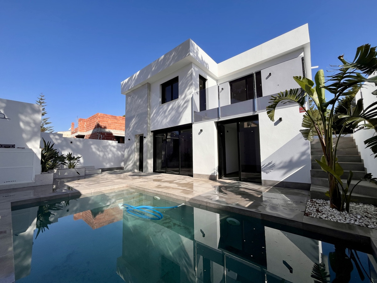 4 Bed Townhouse for sale in Torrevieja Costa Blanca, Alicante, Spain