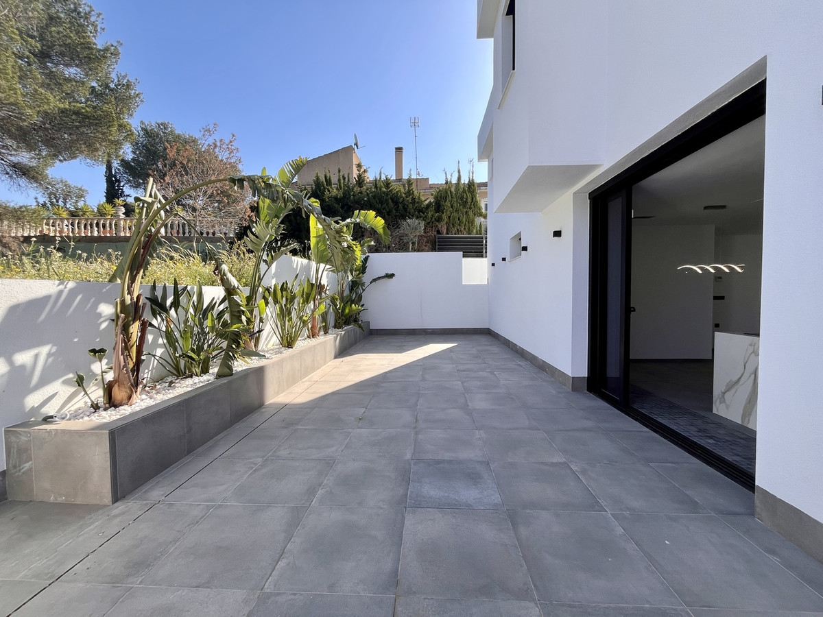 4 Bed Townhouse for sale in Torrevieja Costa Blanca, Alicante, Spain