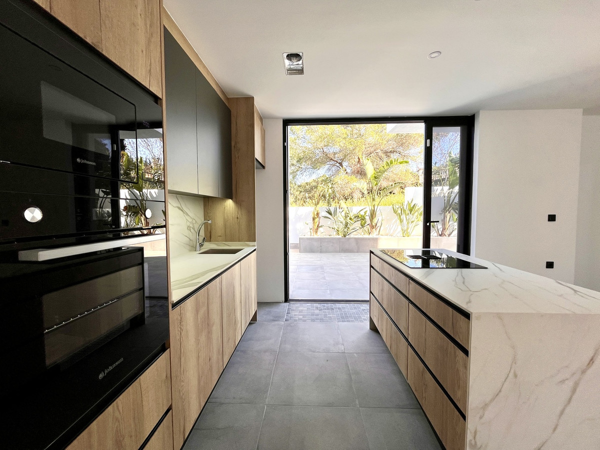 4 Bed Townhouse for sale in Torrevieja Costa Blanca, Alicante, Spain
