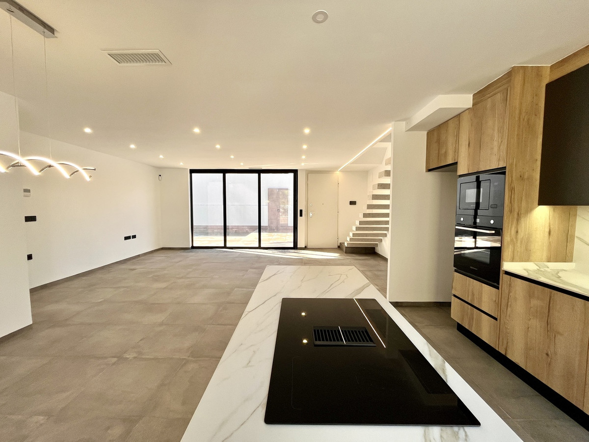 4 Bed Townhouse for sale in Torrevieja Costa Blanca, Alicante, Spain