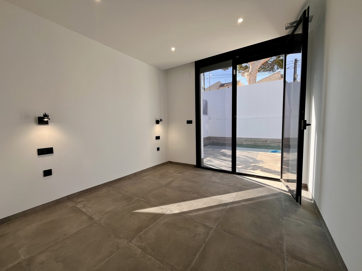 4 Bed Townhouse for sale in Torrevieja Costa Blanca, Alicante, Spain