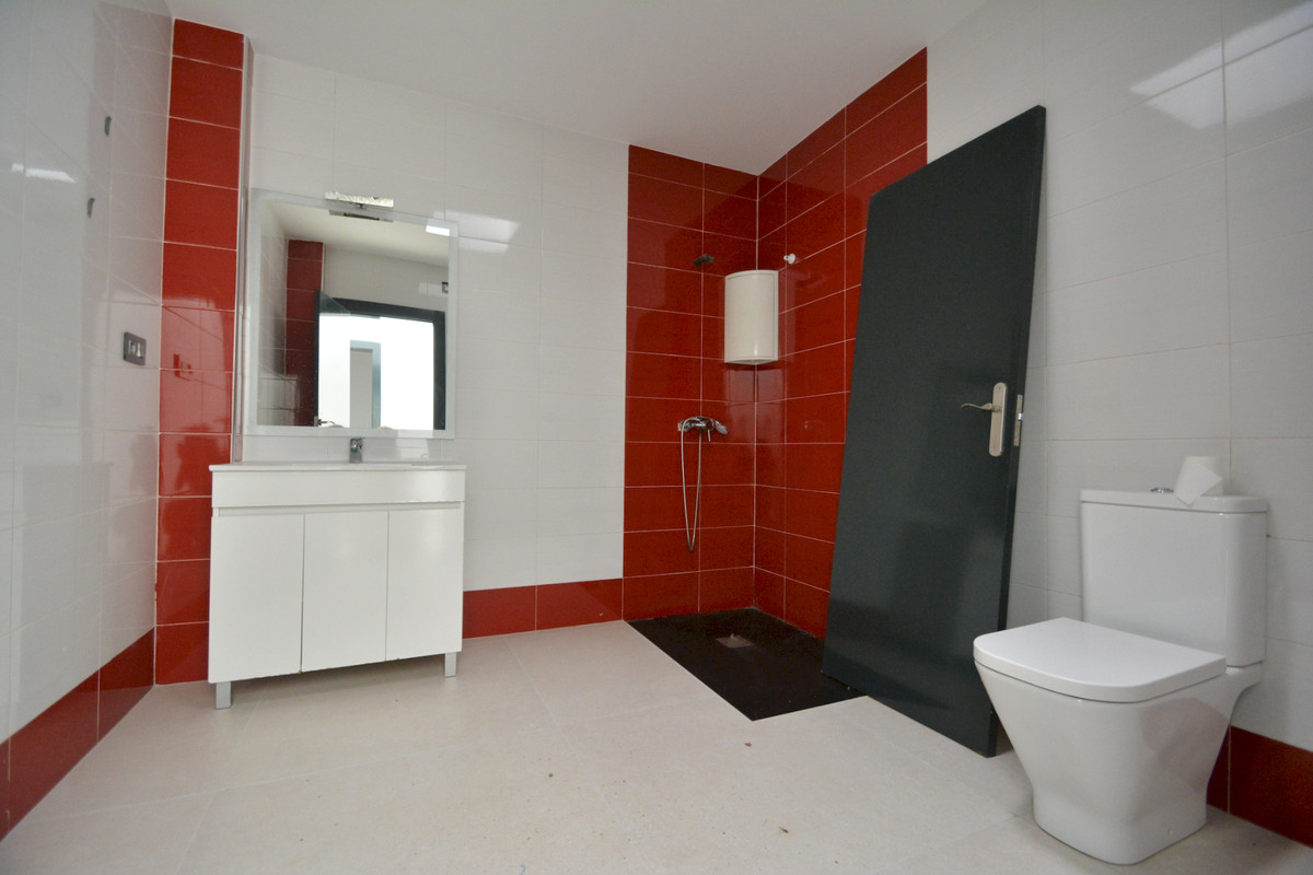 Se vende Villa - Chalet de 4 dormitorios en Costa Blanca, Alicante, España