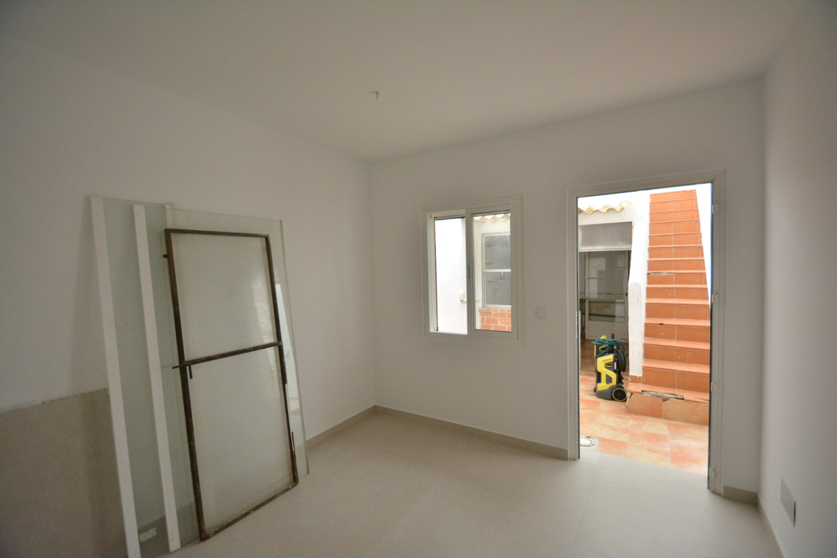 Se vende Villa - Chalet de 4 dormitorios en Costa Blanca, Alicante, España