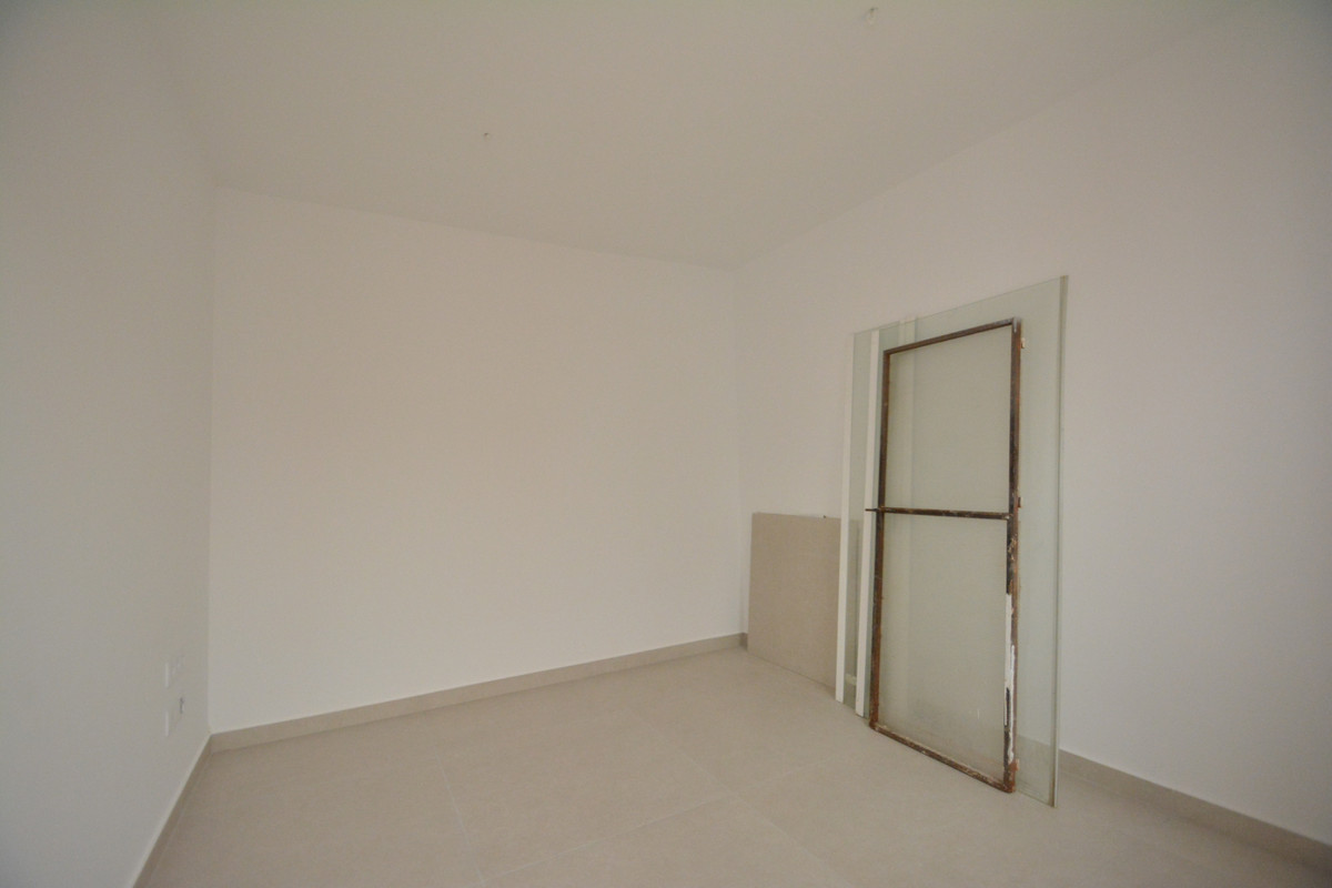 Se vende Villa - Chalet de 4 dormitorios en Costa Blanca, Alicante, España