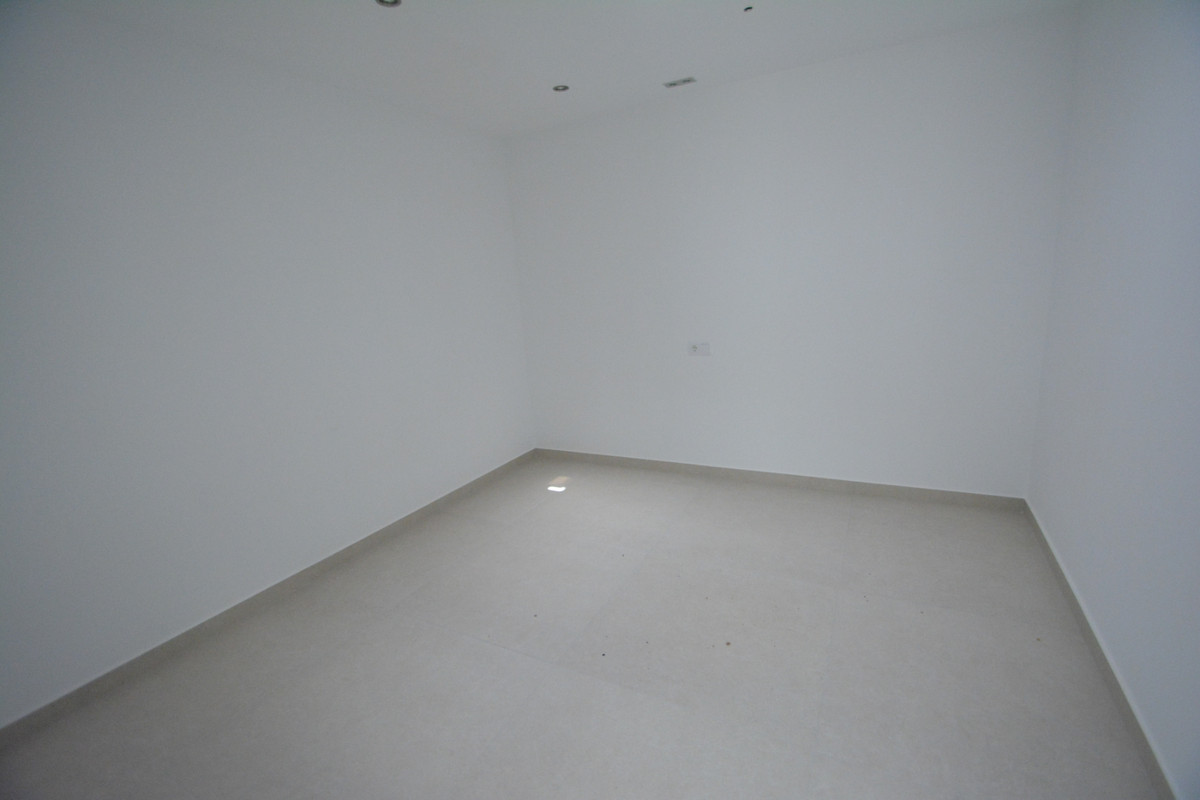 Se vende Villa - Chalet de 4 dormitorios en Costa Blanca, Alicante, España