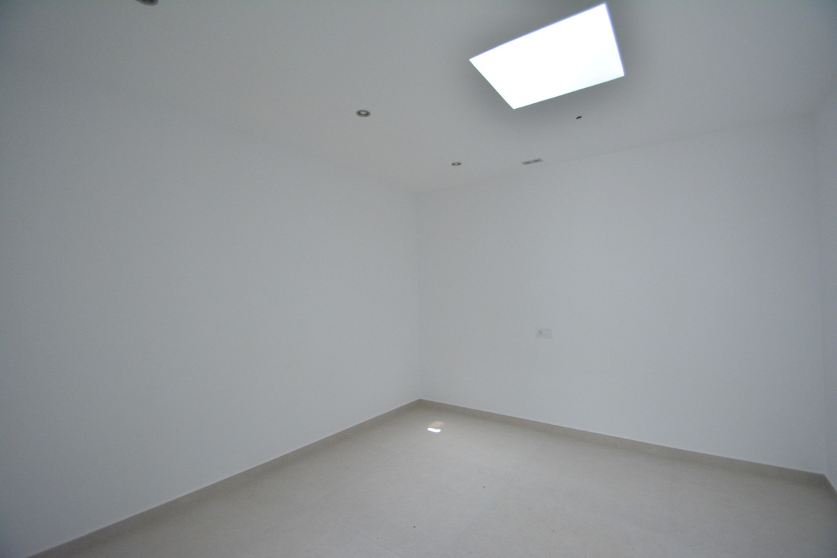 Se vende Villa - Chalet de 4 dormitorios en Costa Blanca, Alicante, España