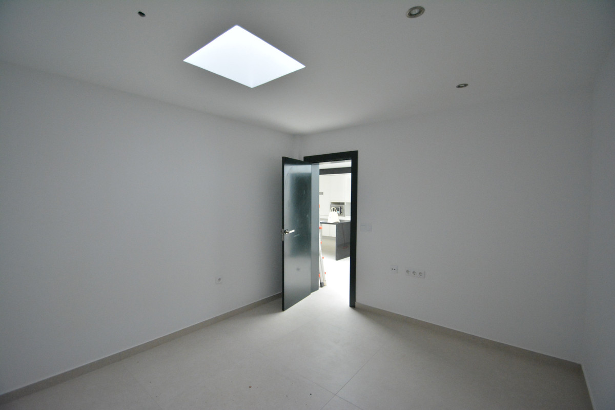 Se vende Villa - Chalet de 4 dormitorios en Costa Blanca, Alicante, España