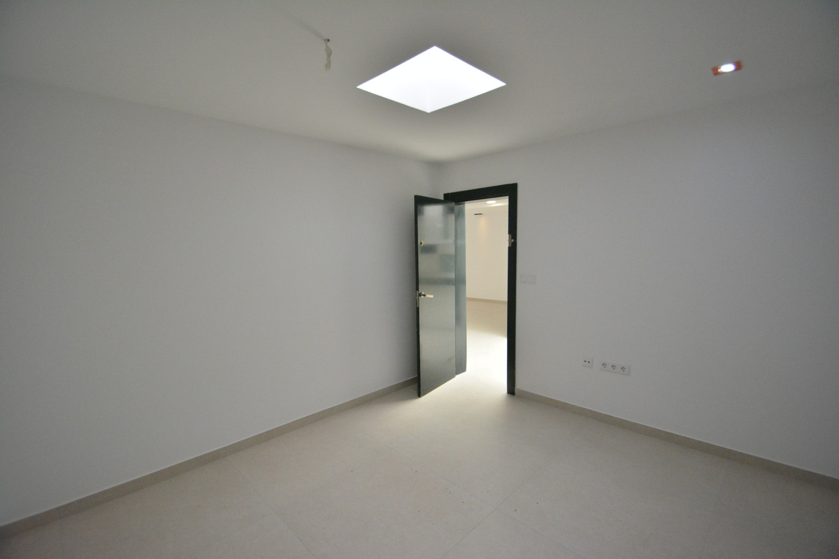 Se vende Villa - Chalet de 4 dormitorios en Costa Blanca, Alicante, España