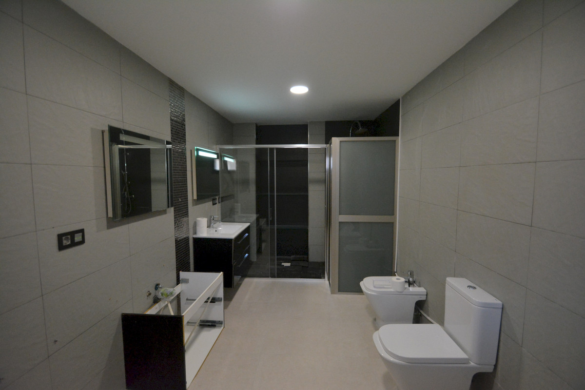 Se vende Villa - Chalet de 4 dormitorios en Costa Blanca, Alicante, España