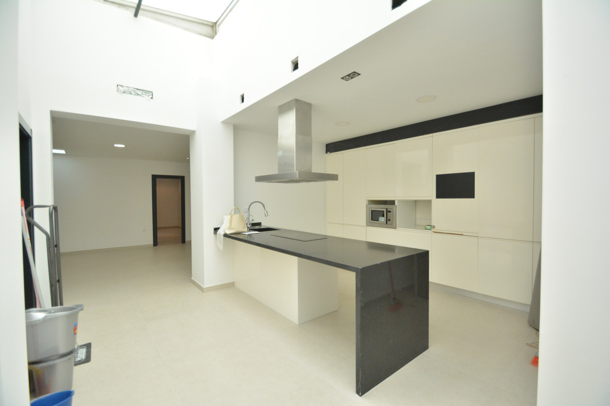 Se vende Villa - Chalet de 4 dormitorios en Costa Blanca, Alicante, España