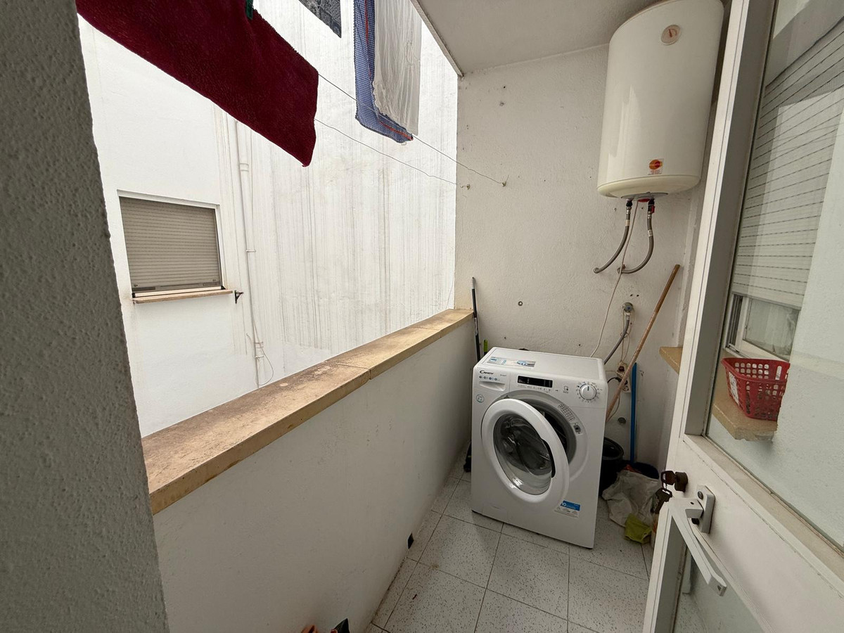 Se vende Apartamento Planta Media de 3 dormitorios en Costa Del Sol, Málaga, España