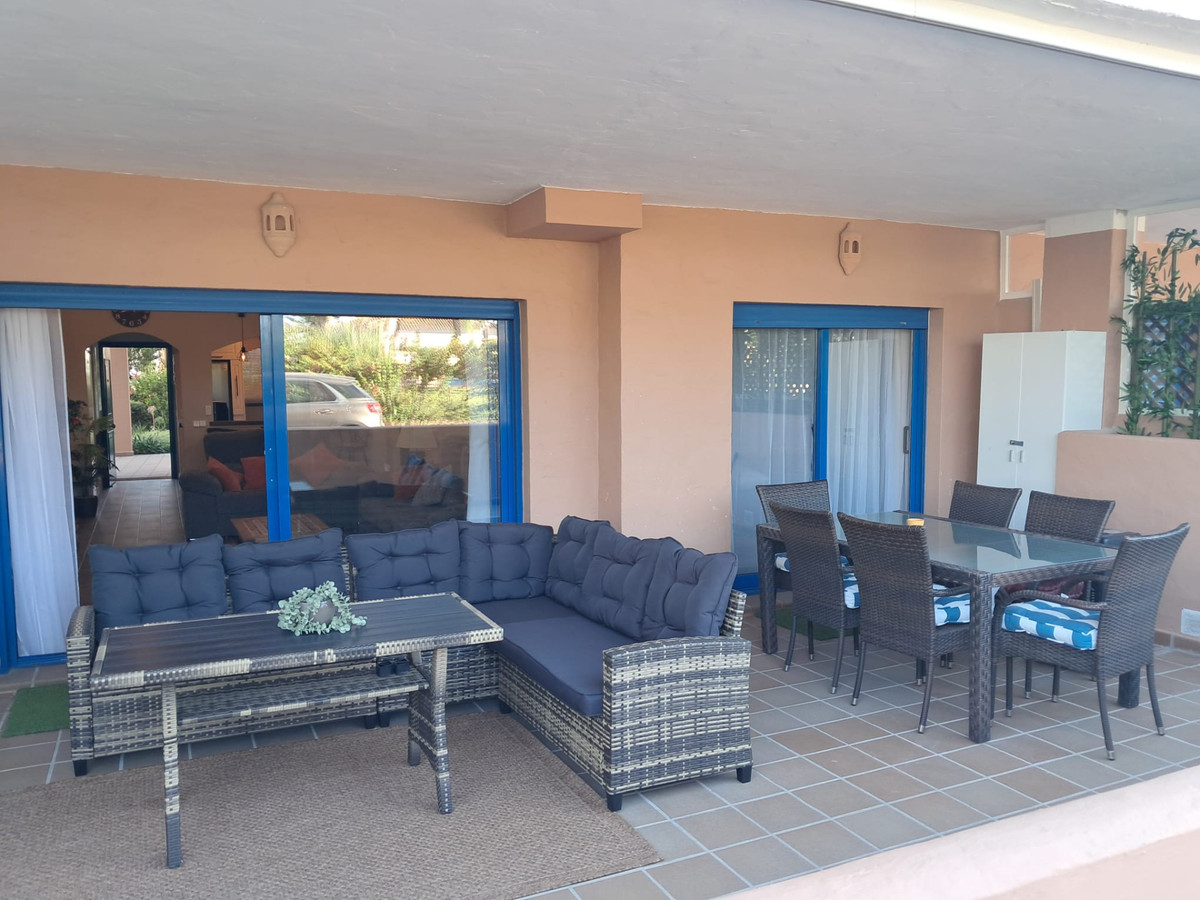2 Bed Apartment for sale in La Duquesa Costa Del Sol, Málaga, Spain