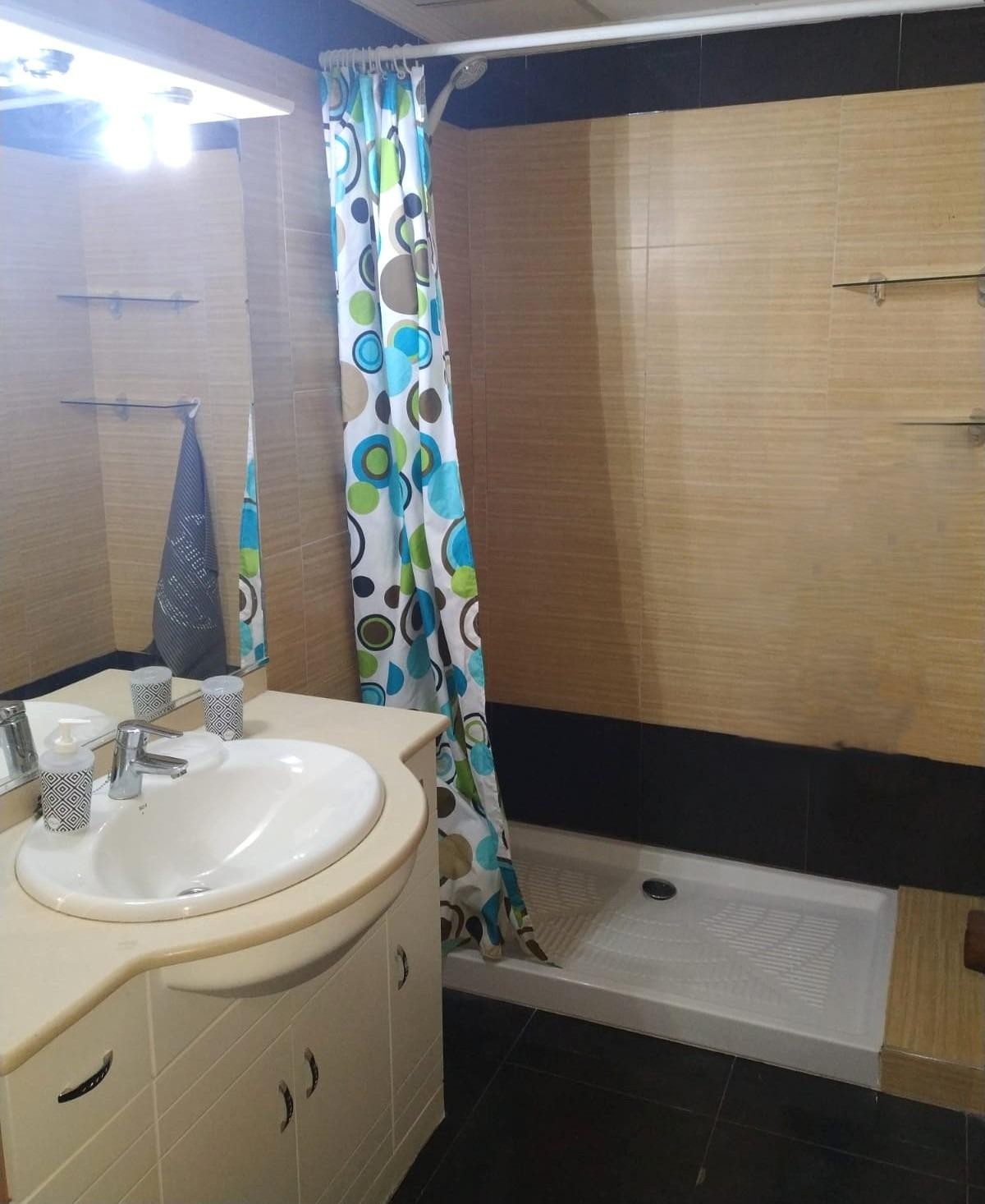 Se vende Apartamento Planta Media de 3 dormitorios en Costa Blanca, Alicante, España
