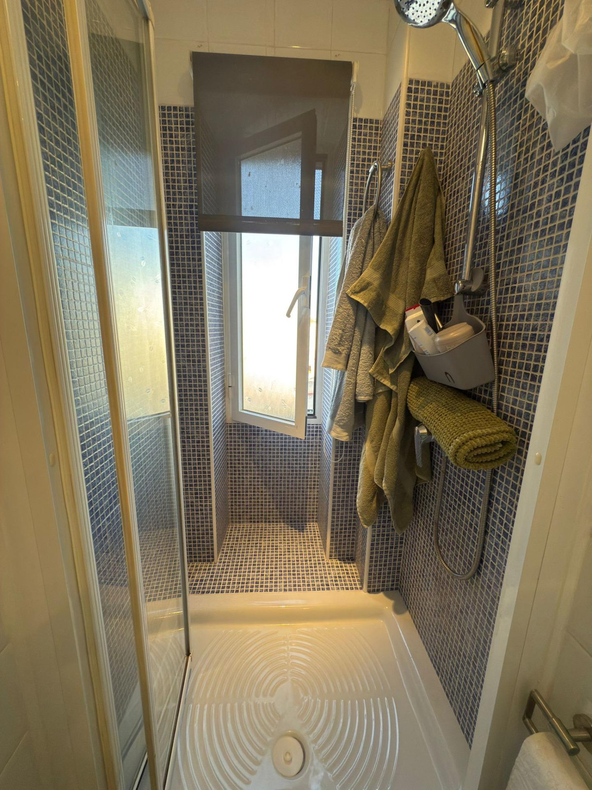 Se vende Apartamento Planta Media de 3 dormitorios en Costa Blanca, Alicante, España