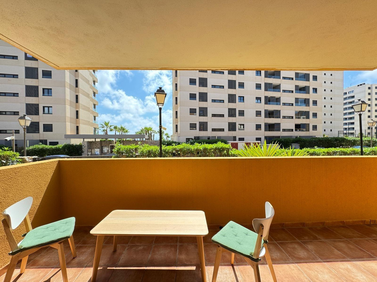 Se vende Apartamento Planta Media de 3 dormitorios en Costa Blanca, Alicante, España