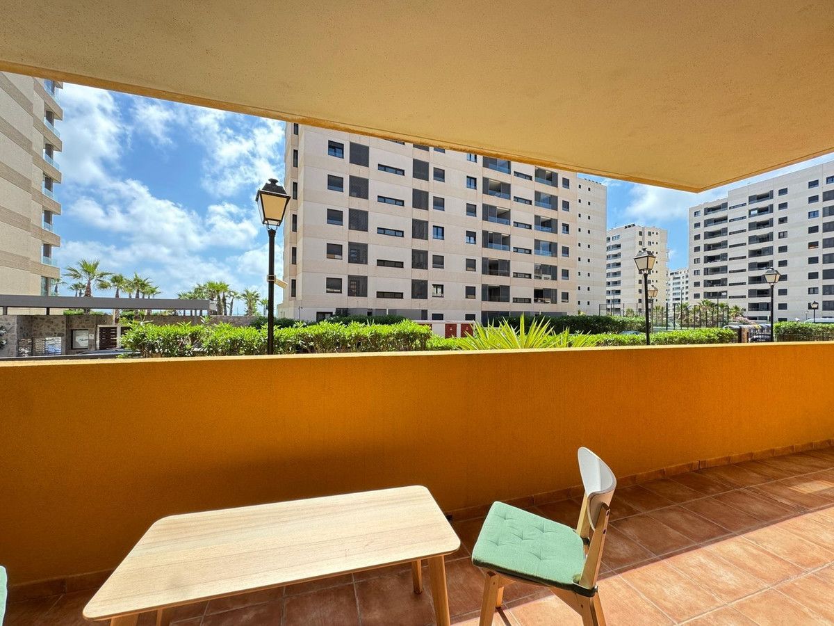 Se vende Apartamento Planta Media de 3 dormitorios en Costa Blanca, Alicante, España