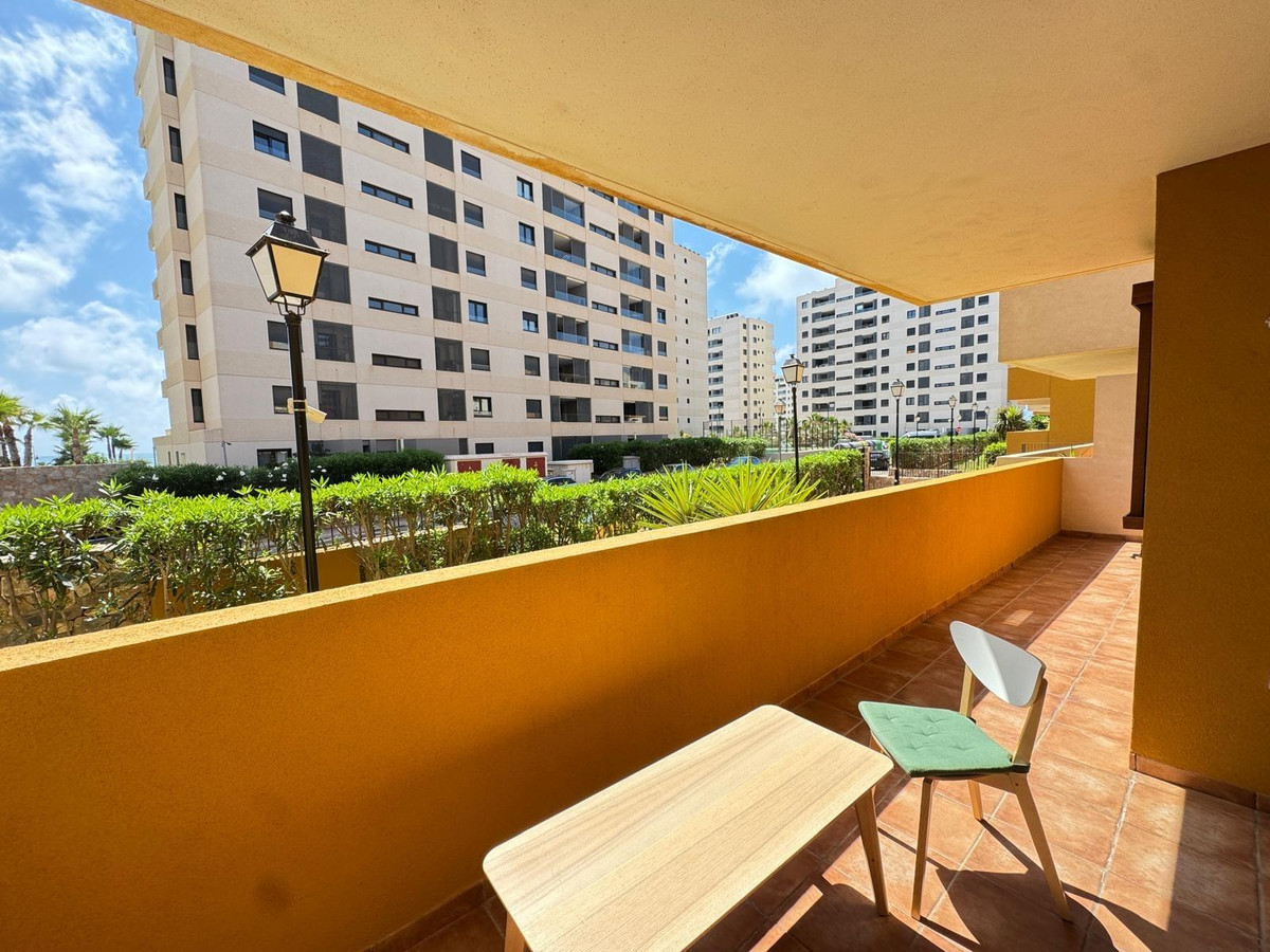 Se vende Apartamento Planta Media de 3 dormitorios en Costa Blanca, Alicante, España