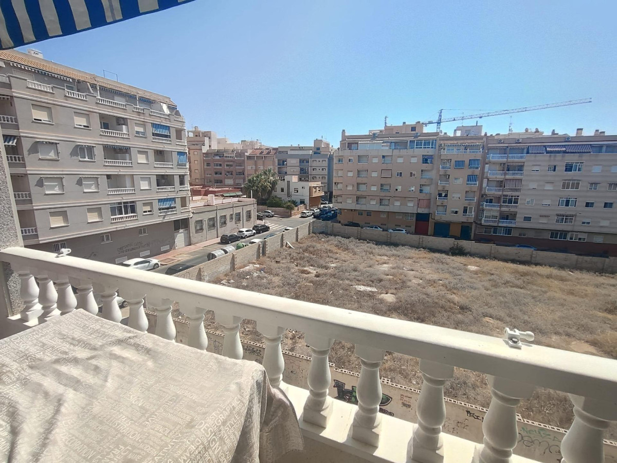 Se vende Apartamento Planta Media de 2 dormitorios en Costa Blanca, Alicante, España