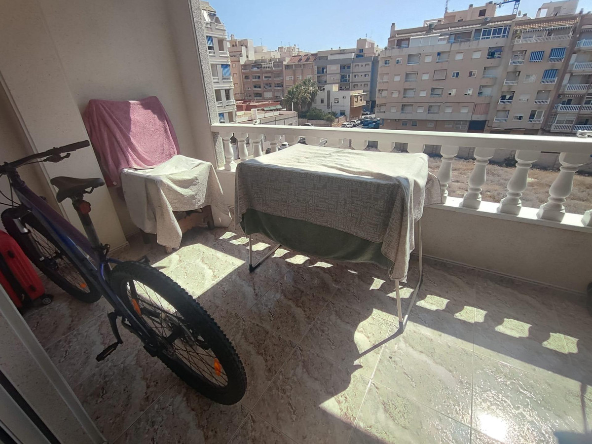 Se vende Apartamento Planta Media de 2 dormitorios en Costa Blanca, Alicante, España