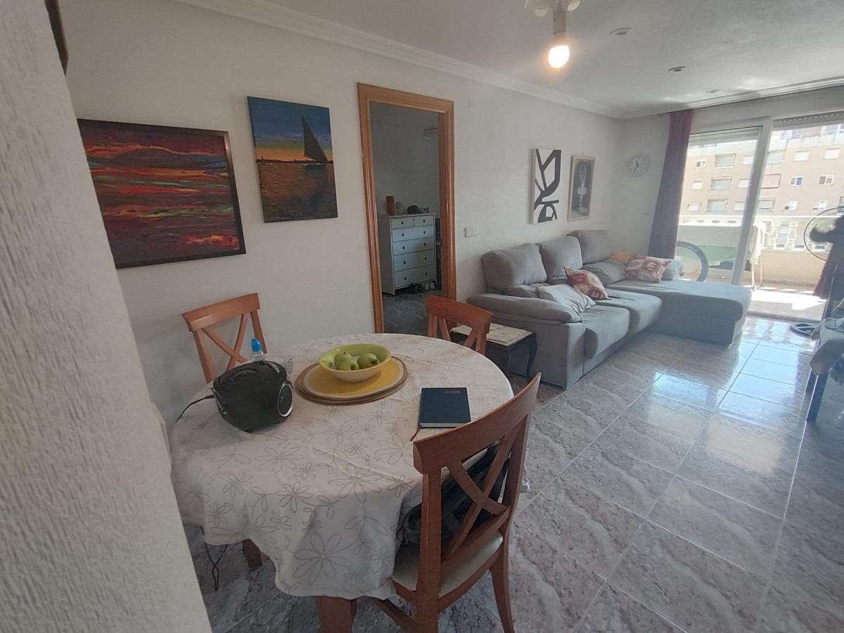 Se vende Apartamento Planta Media de 2 dormitorios en Costa Blanca, Alicante, España