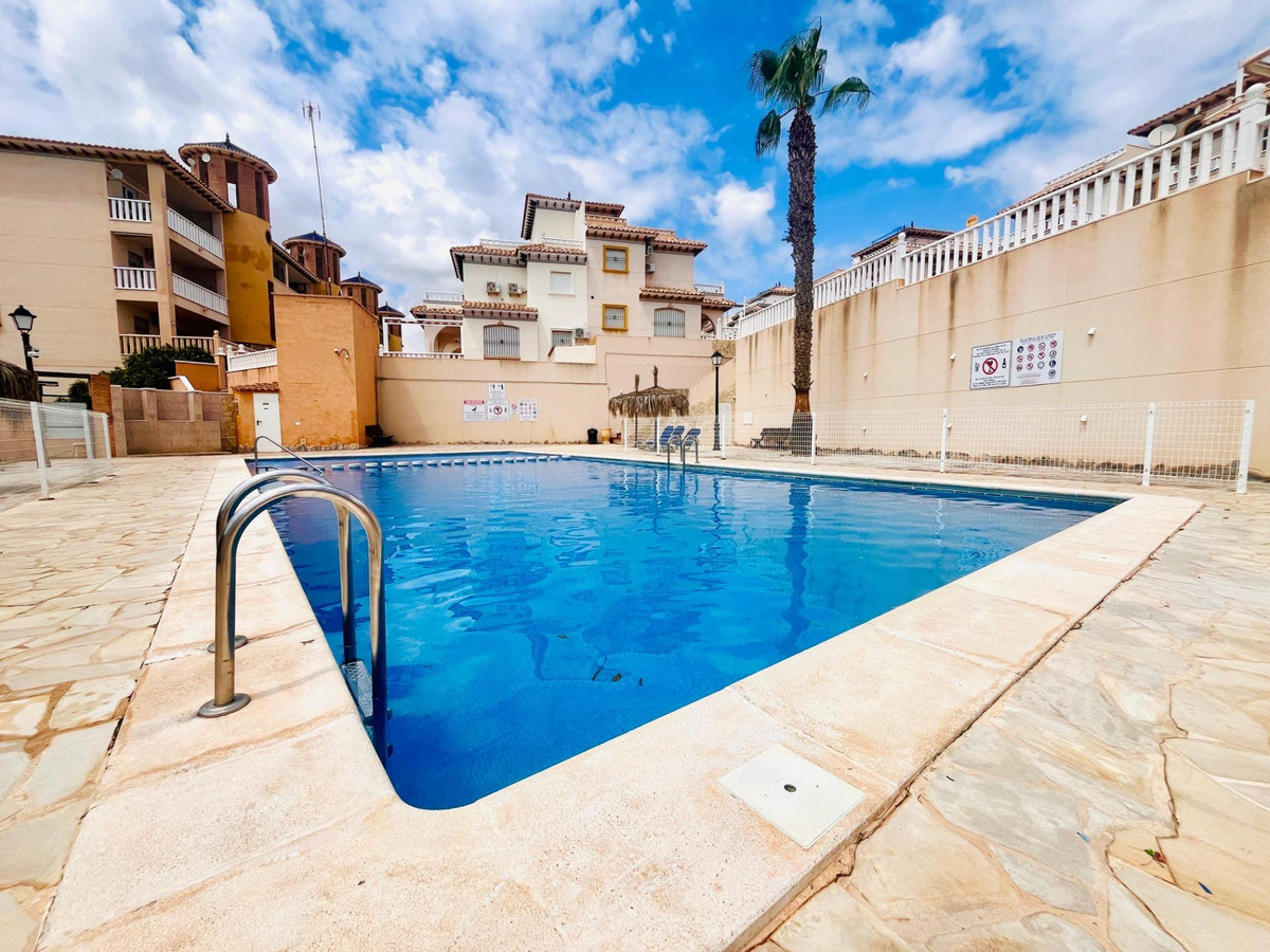 Se vende Bungalow de 2 dormitorios en Costa Blanca, Alicante, España