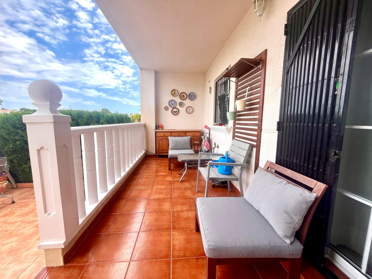 Se vende Bungalow de 2 dormitorios en Costa Blanca, Alicante, España
