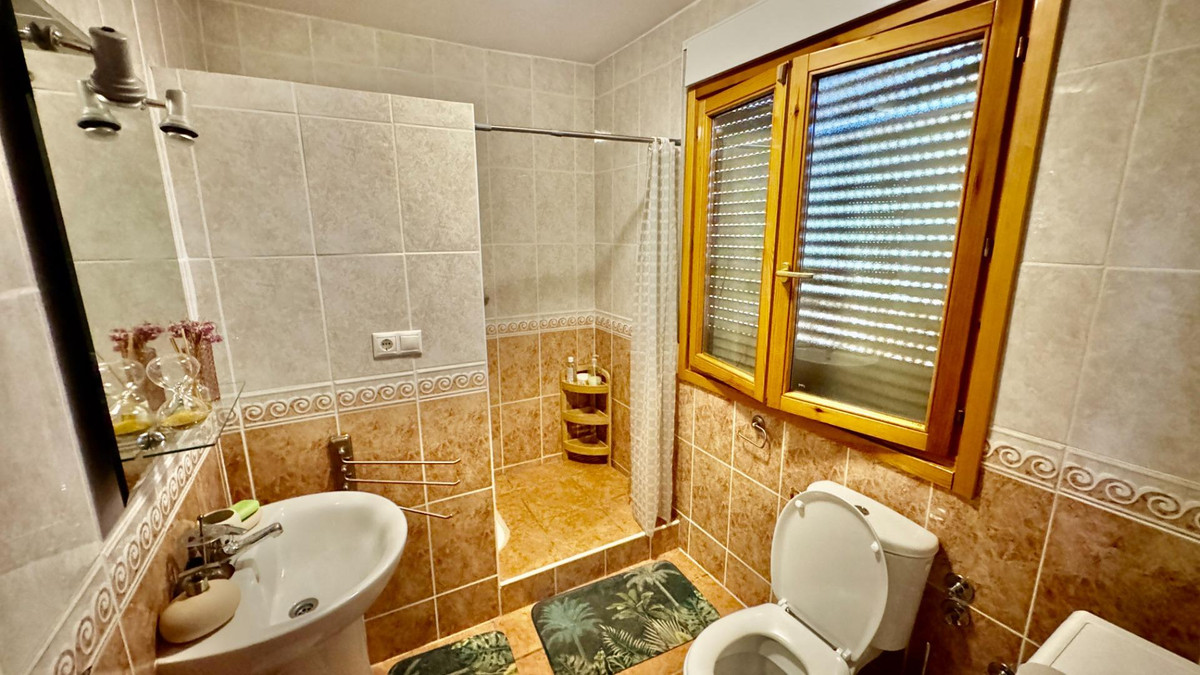 Se vende Bungalow de 5 dormitorios en Costa Blanca, Alicante, España