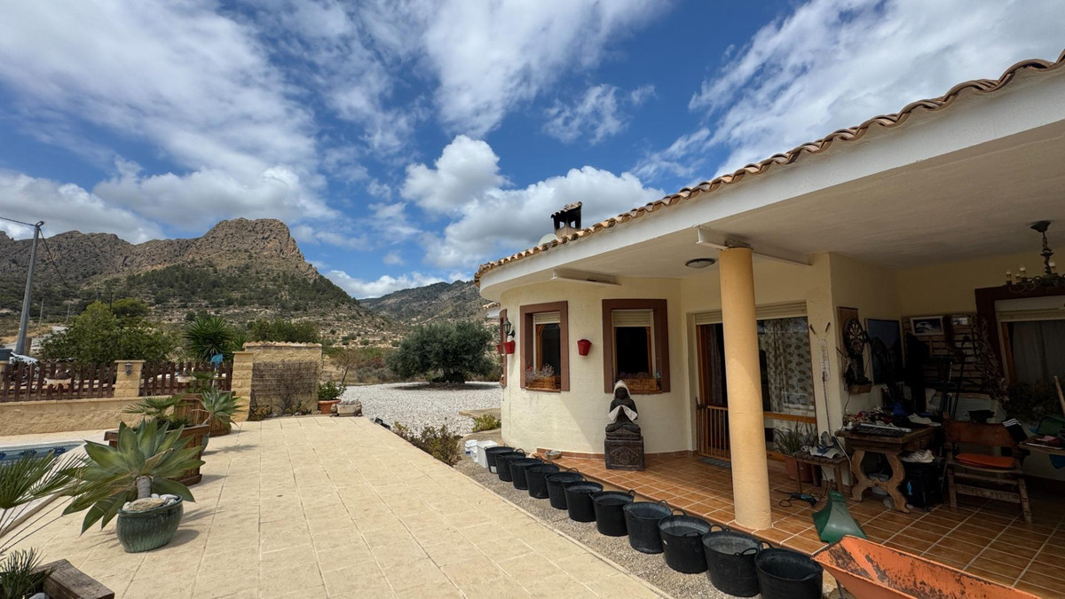 Se vende Bungalow de 5 dormitorios en Costa Blanca, Alicante, España
