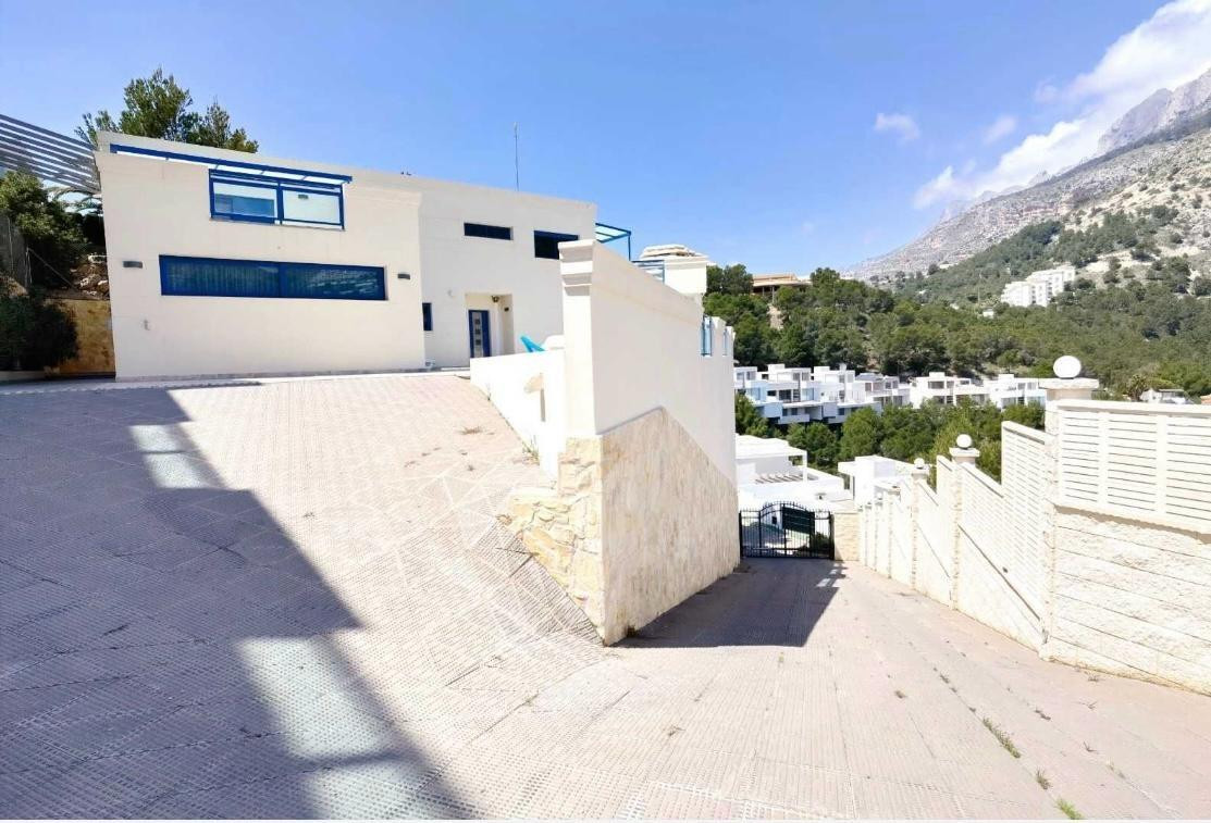 5 Bed Townhouse for sale in Altea Costa Blanca, Alicante, Spain