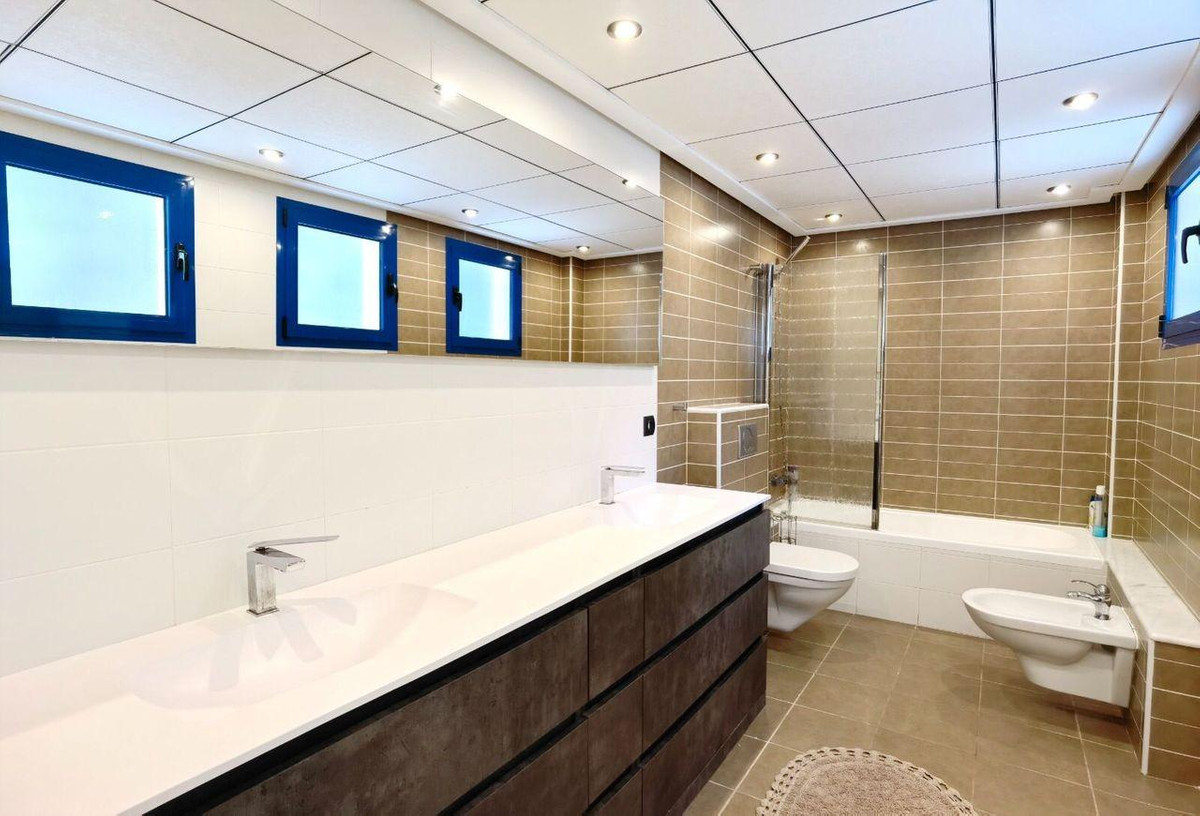 5 Bed Townhouse for sale in Altea Costa Blanca, Alicante, Spain