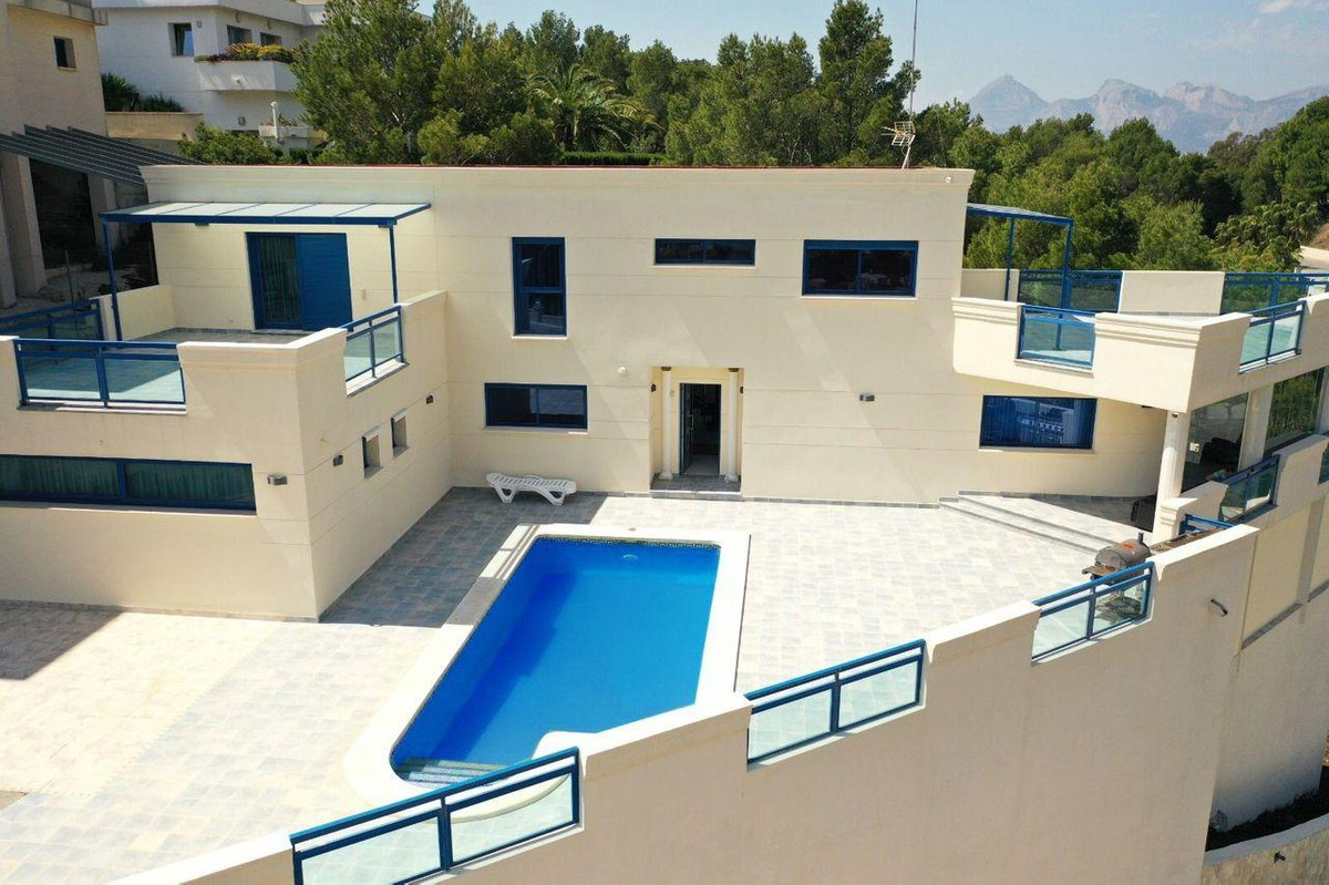 5 Bed Townhouse for sale in Altea Costa Blanca, Alicante, Spain
