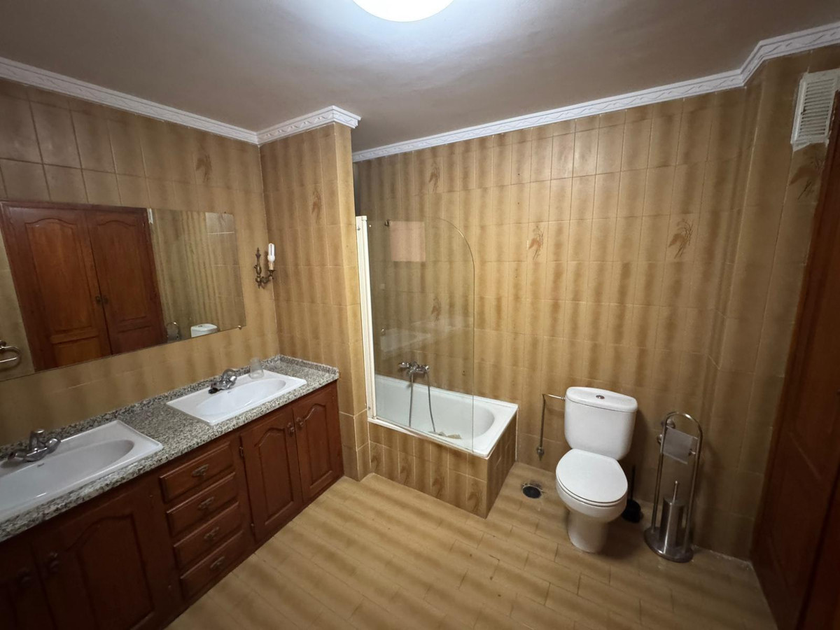 7 Bed Townhouse for sale in Calpe Costa Blanca, Alicante, Spain