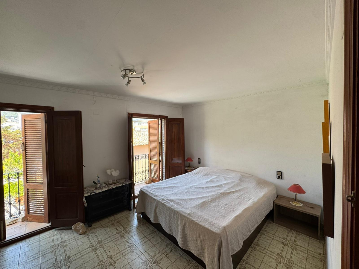 7 Bed Townhouse for sale in Calpe Costa Blanca, Alicante, Spain